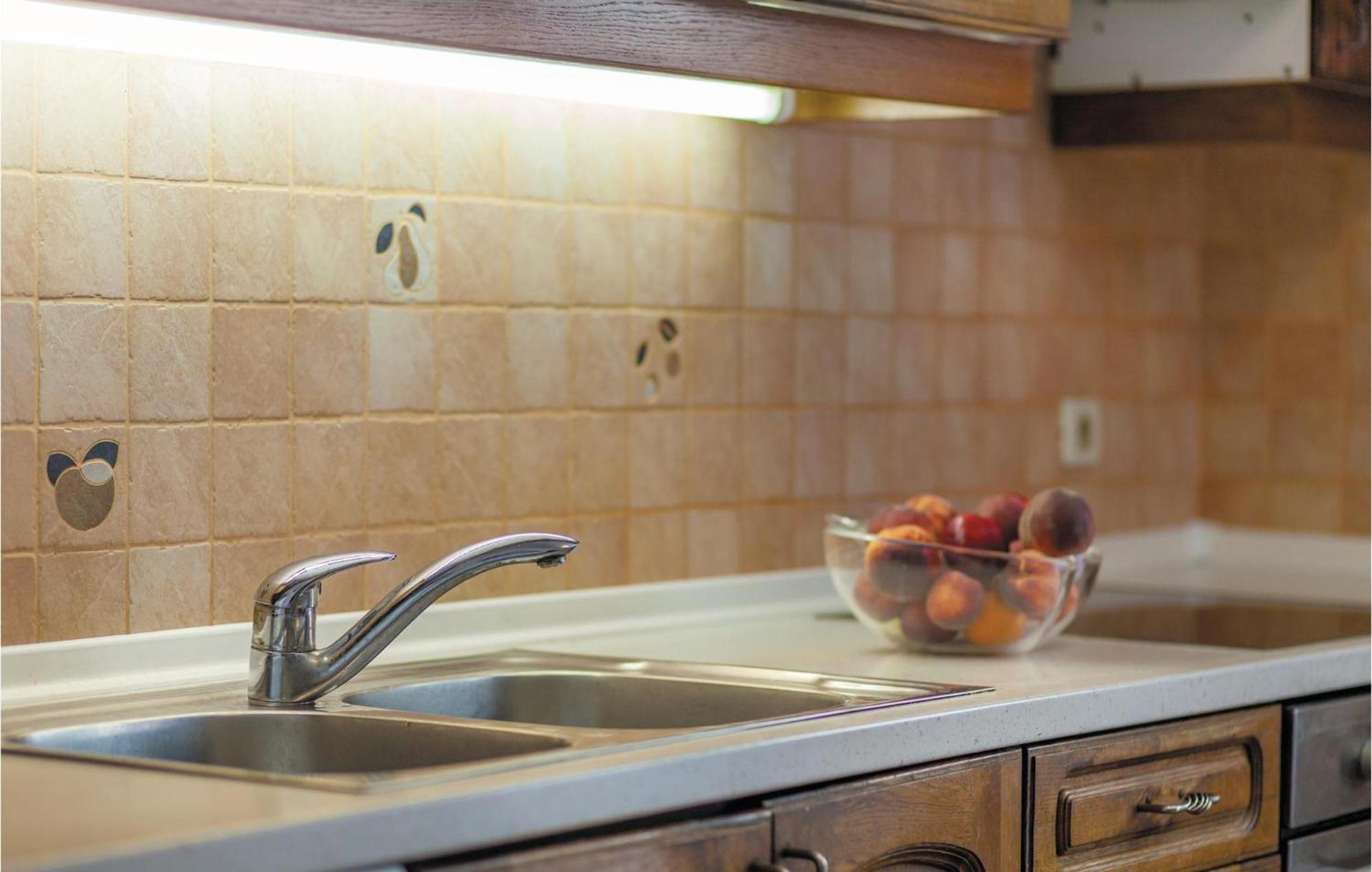 Amazing Home In Podstrana With Kitchen Dış mekan fotoğraf