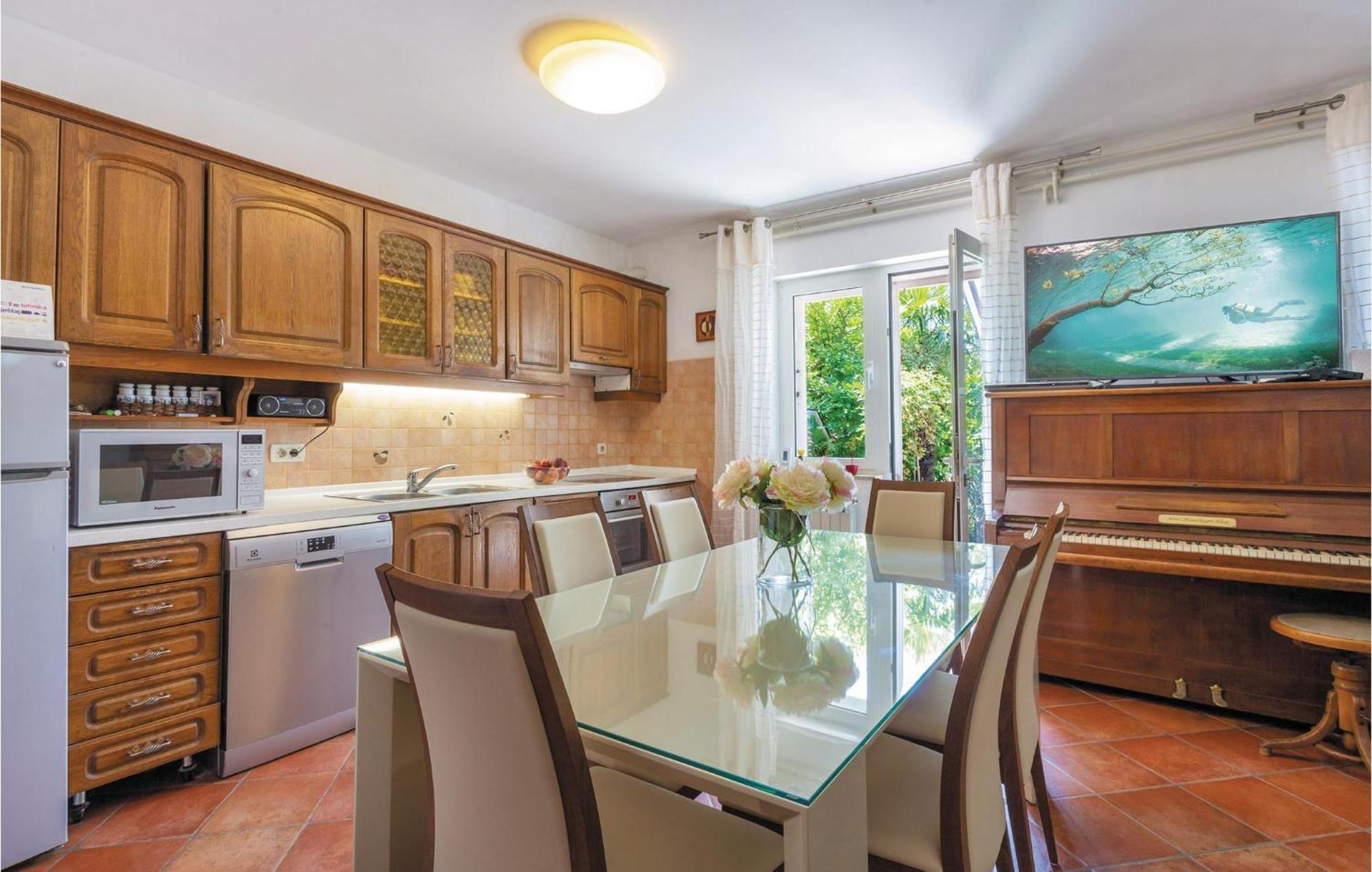 Amazing Home In Podstrana With Kitchen Dış mekan fotoğraf